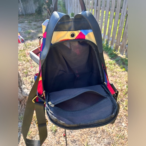 Dressy backpack, perfect for commuter - Picture 3 of 3